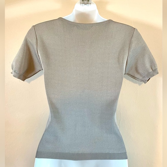 ARDEN B - Knit Top w/ Mini Rose Embellishment - Sz Med - Picture 4 of 10